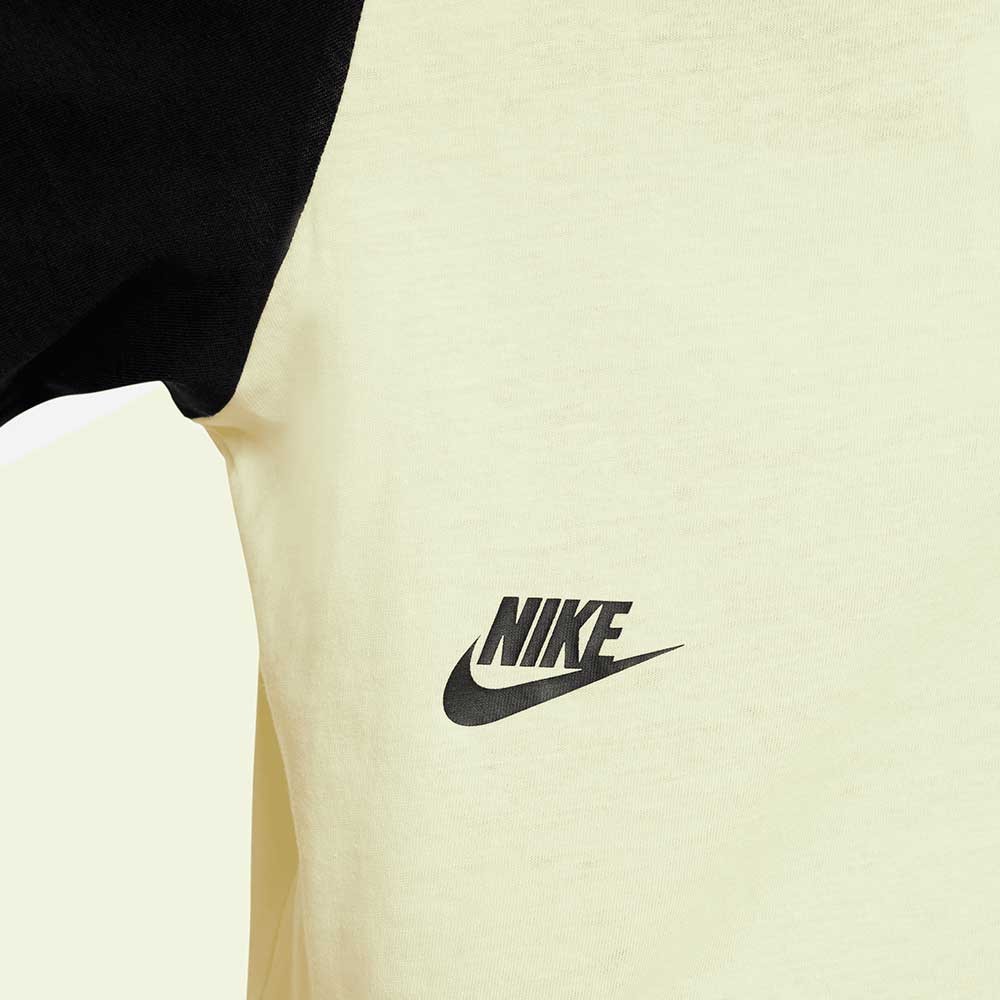 Camiseta Nike Essential DZ4621-335