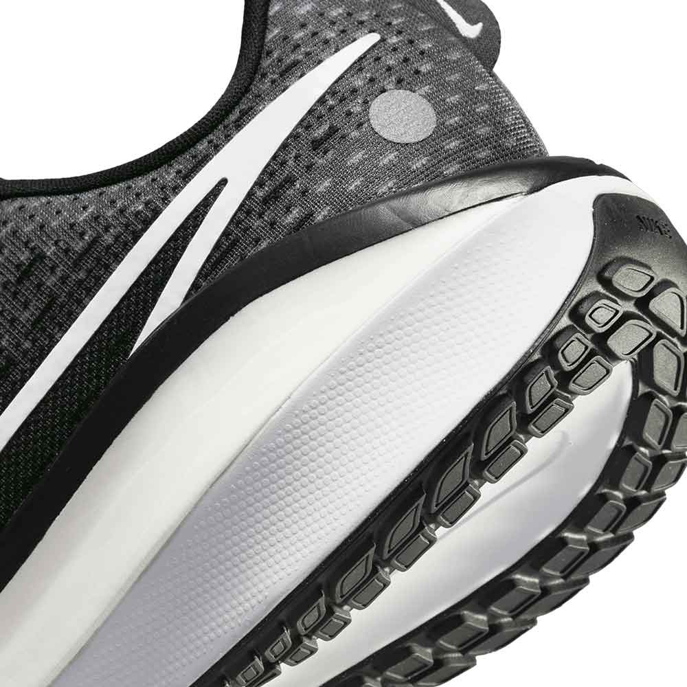 Zapatilla Nike Vomero 17 FB1709-004
